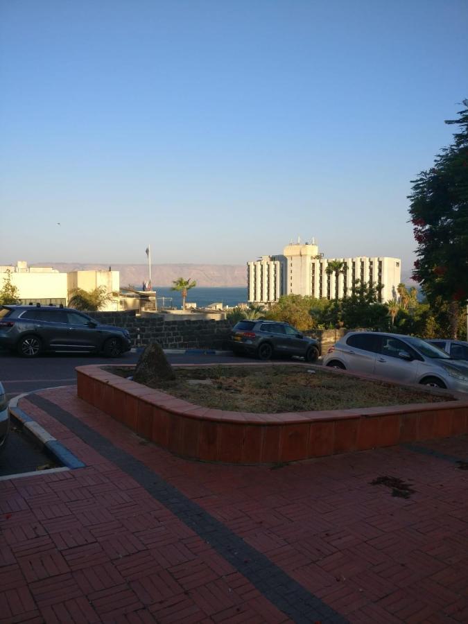 Appartement פינה שקטה דקה הליכה לכנרת והטיילת à Tibériade Extérieur photo
