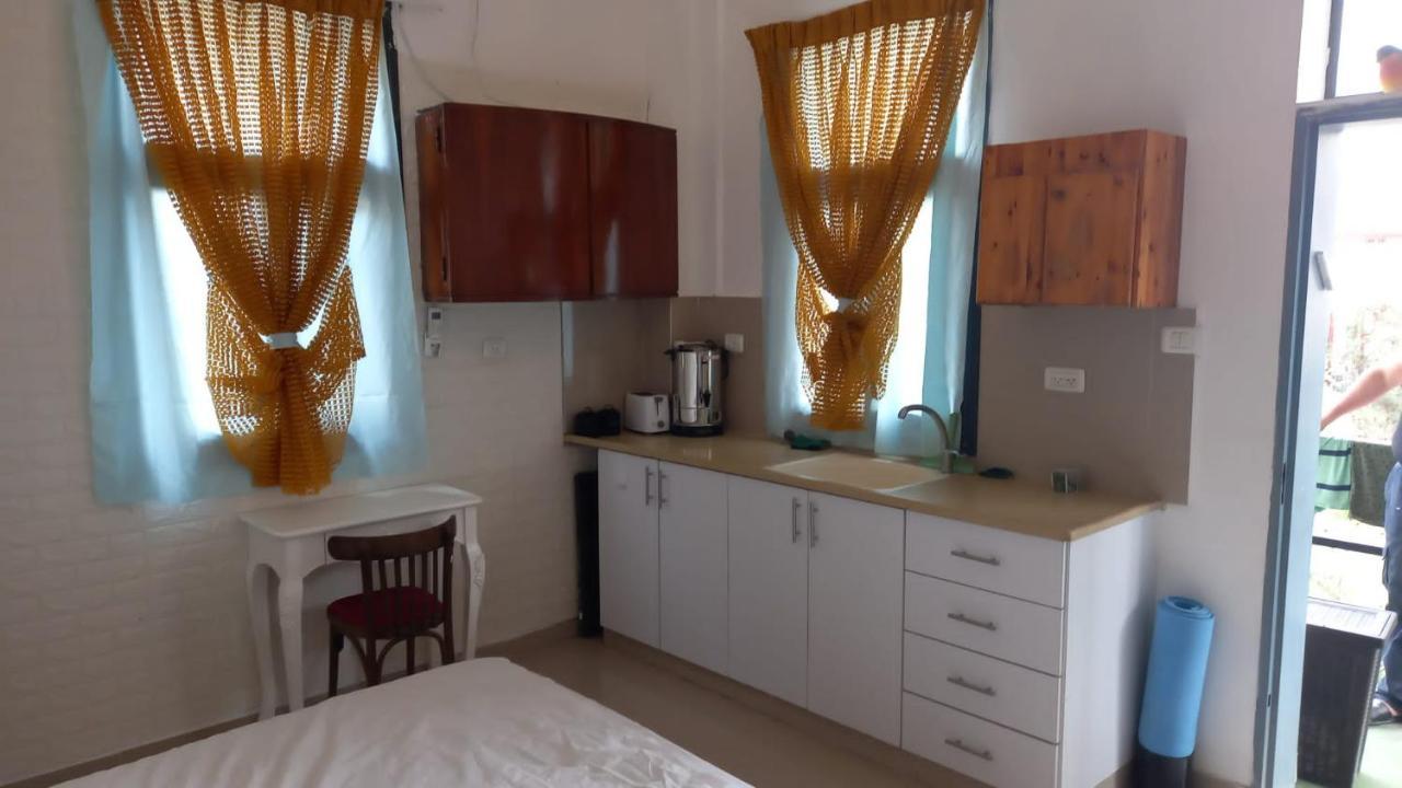 Appartement פינה שקטה דקה הליכה לכנרת והטיילת à Tibériade Extérieur photo